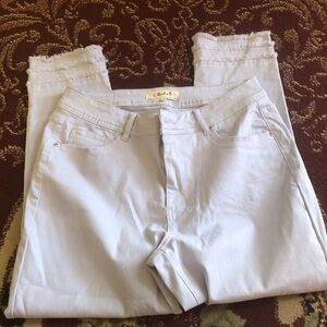 CHARLIE B Women's Soft white Cropped Jeans size 12 - new or like new